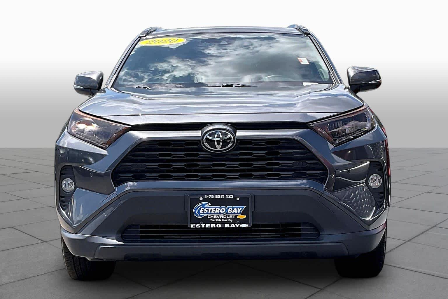 Used 2020 Magnetic Gray Metallic Toyota XLE Premium image 5