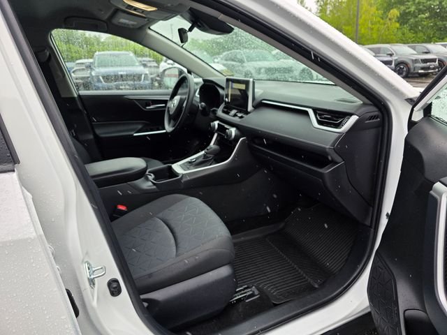 Used 2025 White Toyota XLE image 11