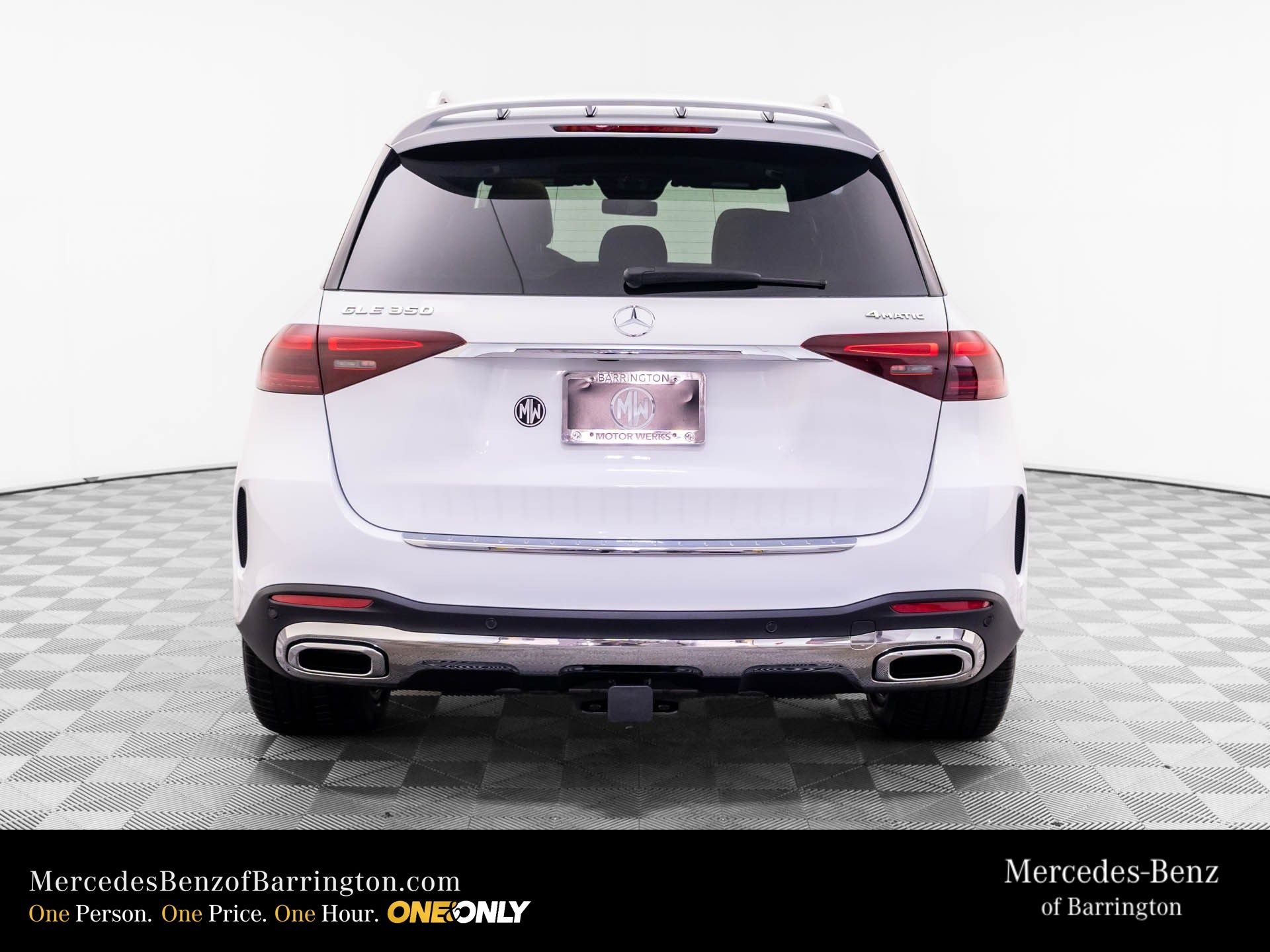 New 2026 MANUFAKTUR Moonlight White Metallic Mercedes-Benz GLE 350 image 4