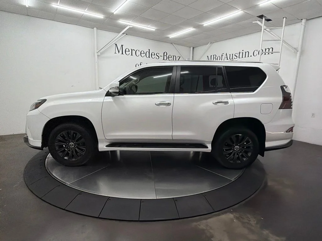 Used 2023 White Lexus 460 image 4