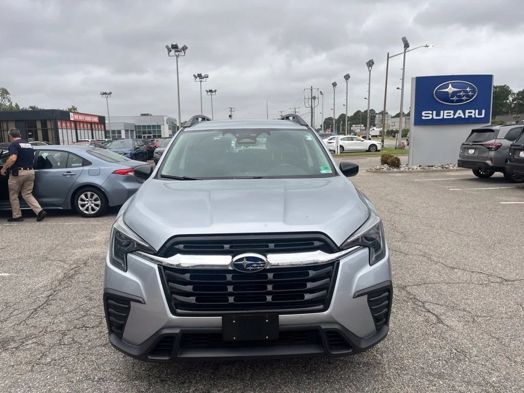 Used 2023 Silver Subaru Base image 8