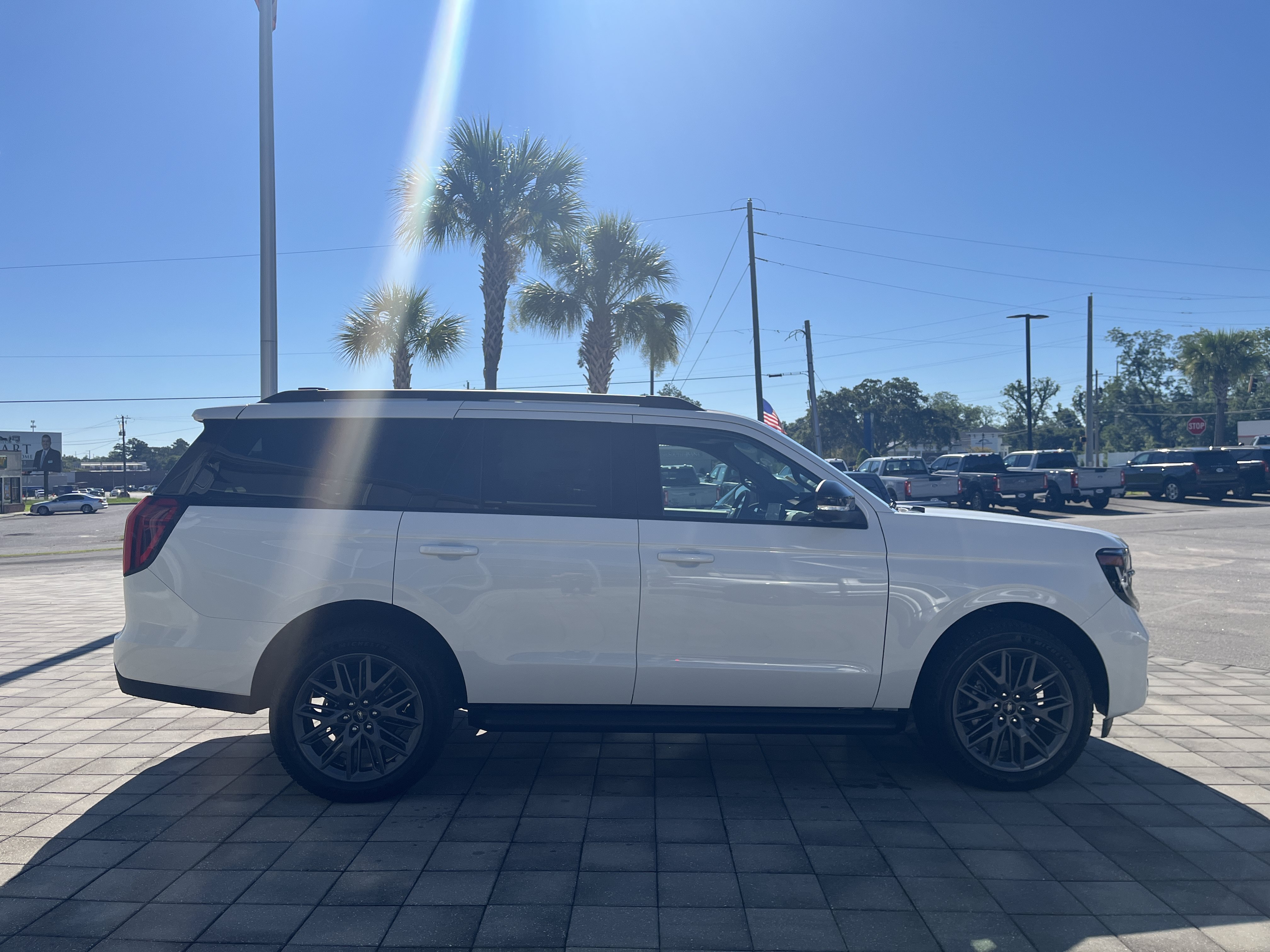 New 2026 Star White Metallic Tri-Coat Ford Platinum® image 7