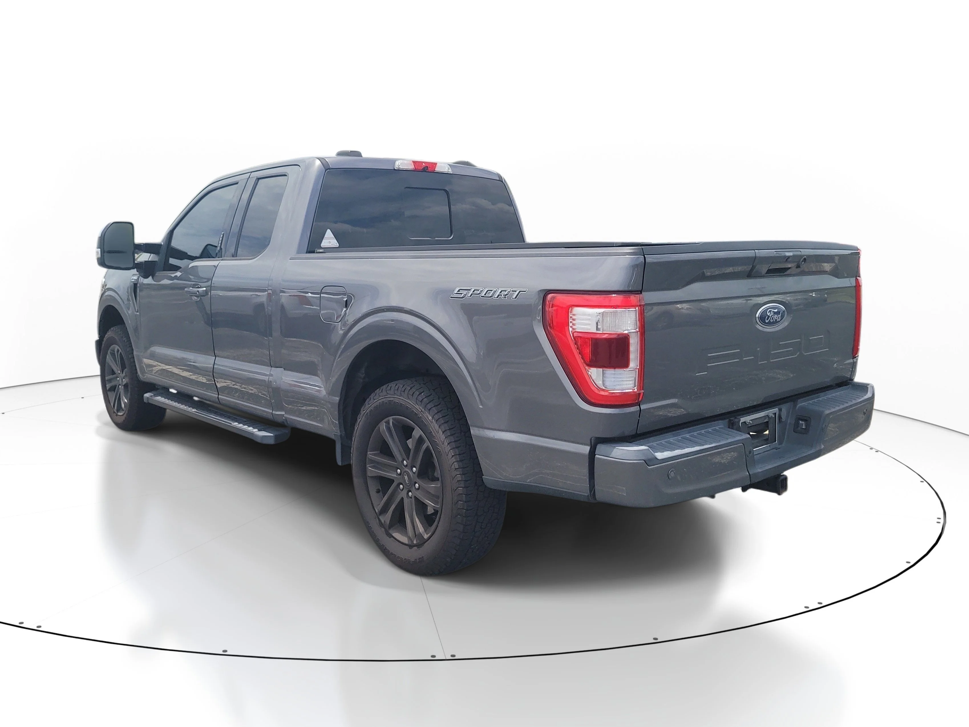 Used 2021 Gray Metallic Ford LARIAT image 4