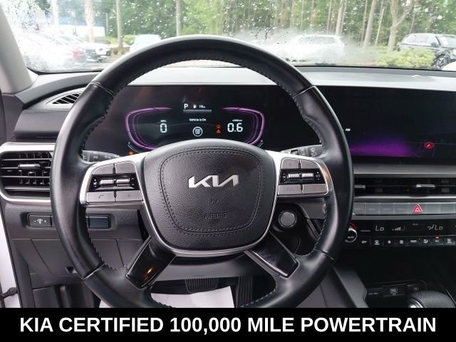 Used 2024 White Kia LX image 11