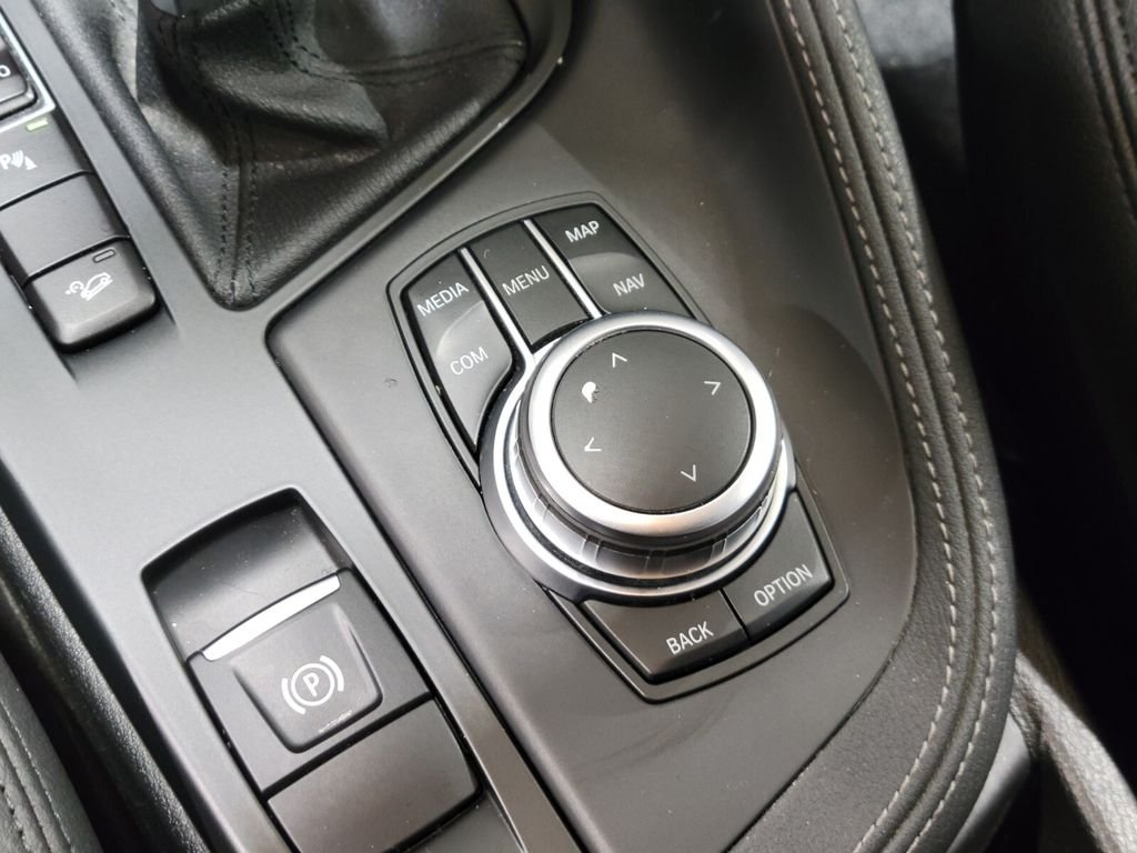 Used 2022 White BMW xDrive28i image 27