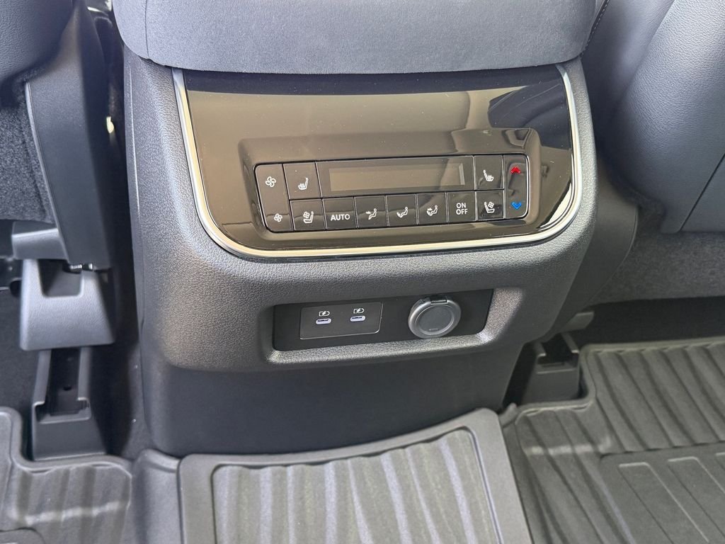 New 2027 DYNAMIC METAL INFINITI Luxe 4WD image 16