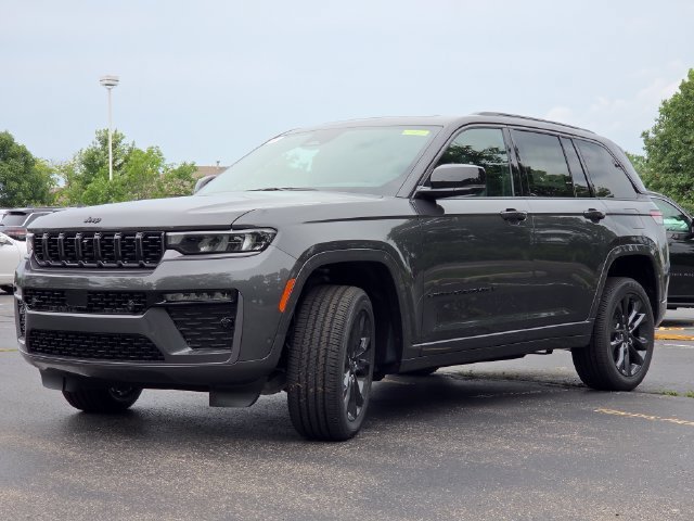 New 2026 Baltic Gray Metallic Clear-Coat Exterior Paint Jeep Limited Reserve image 22