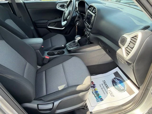 Used 2025  Kia LX image 34
