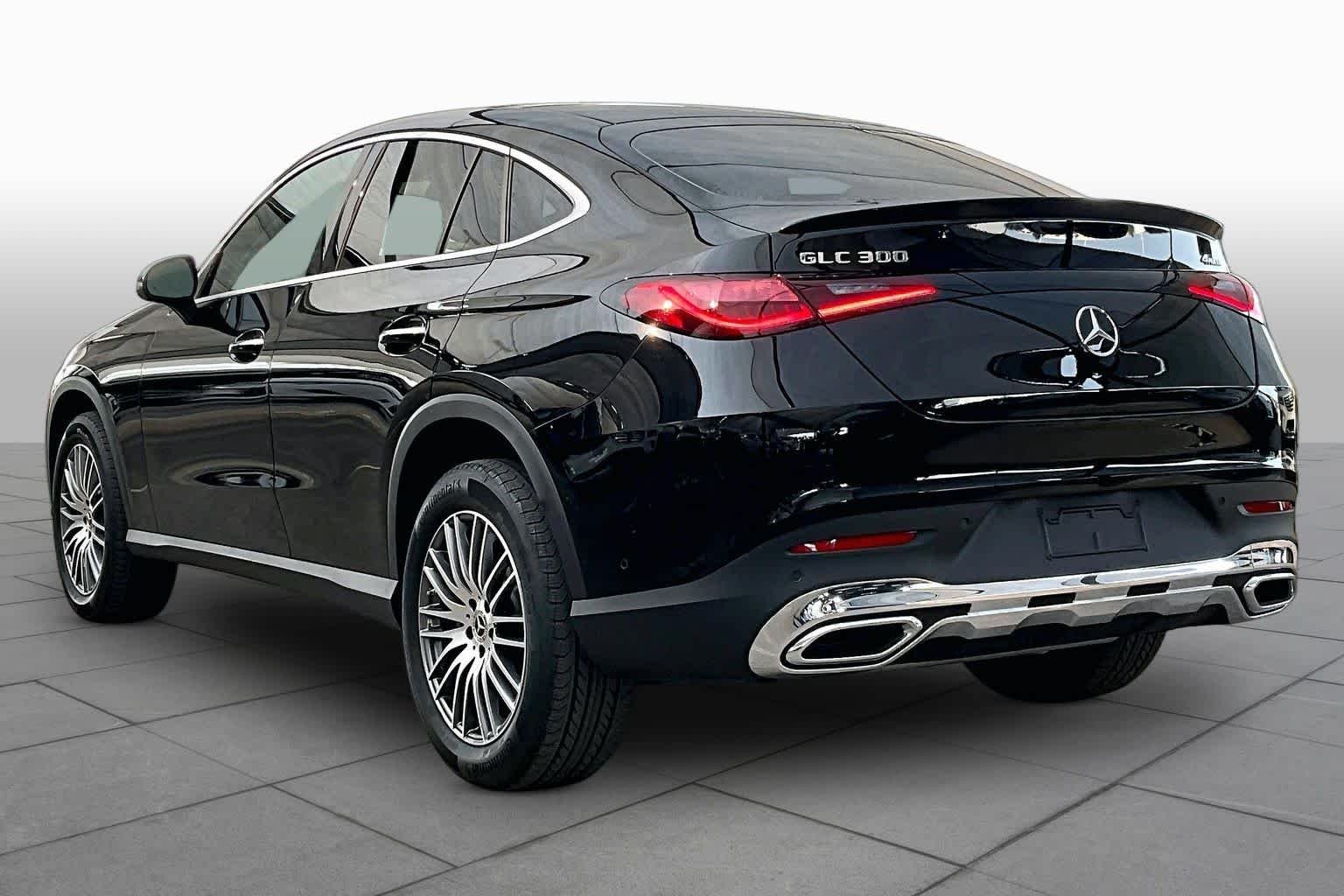 Used 2025 Black Mercedes-Benz GLC 300 image 12