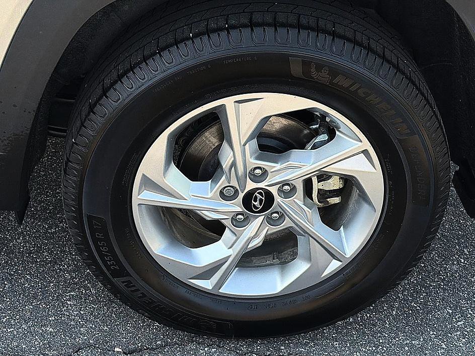 Used 2023 Shimmering Silver Hyundai SEL image 5