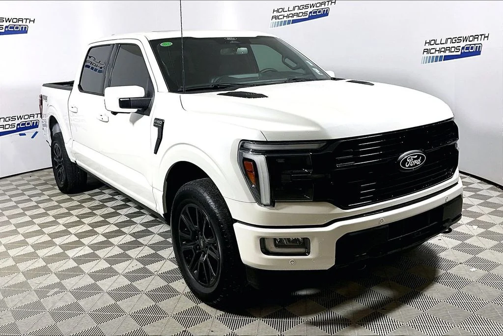 Used 2025 White Metallic Ford Platinum image 3