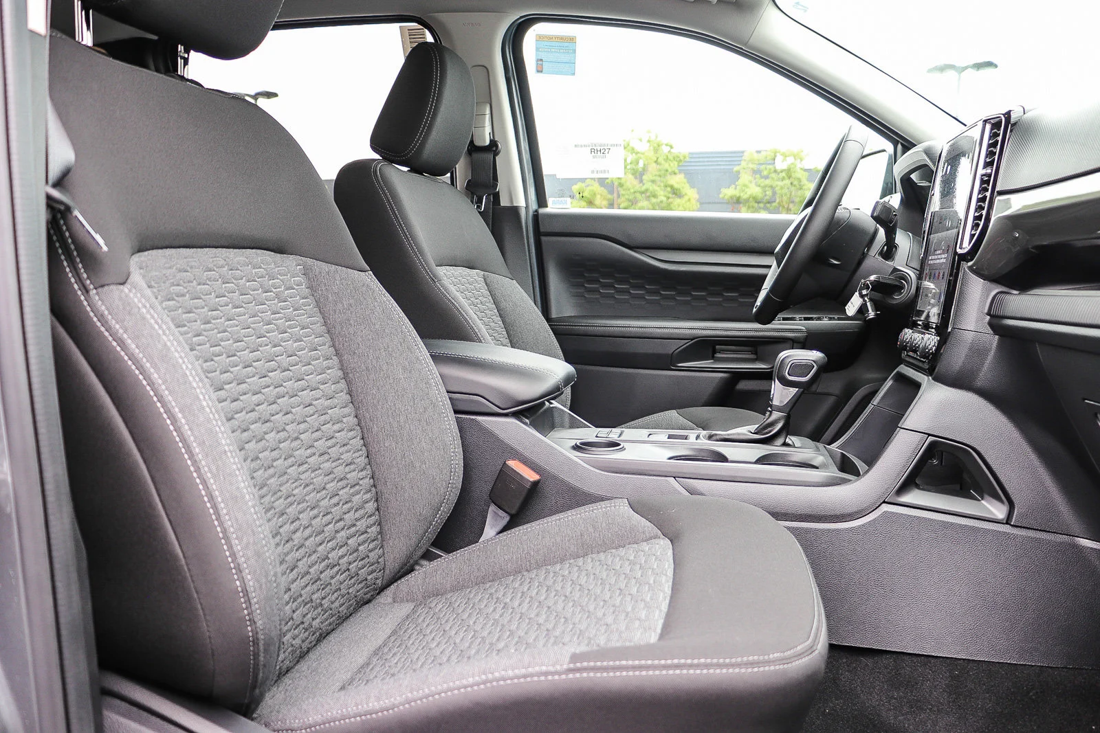 New 2026 Carbonized Gray Metallic Ford XLT image 19