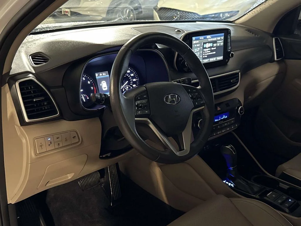 Used 2019 White Hyundai Ultimate image 2