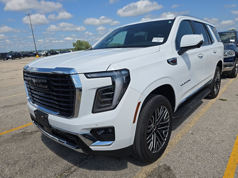 Used 2025 White GMC Elevation image 1