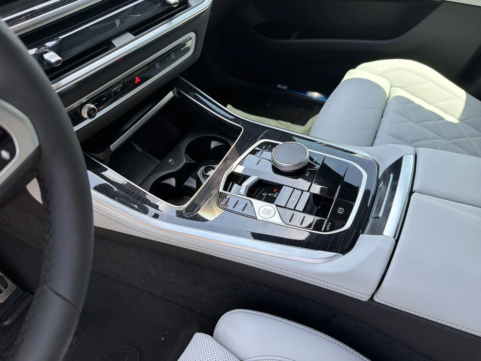 New 2026 Black Sapphire Metallic BMW sDrive40i image 24
