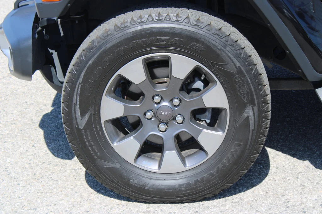 Used 2018 Black Jeep Unlimited Sahara image 8