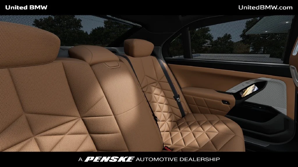 New 2026 Black Sapphire Metallic BMW 740i image 38