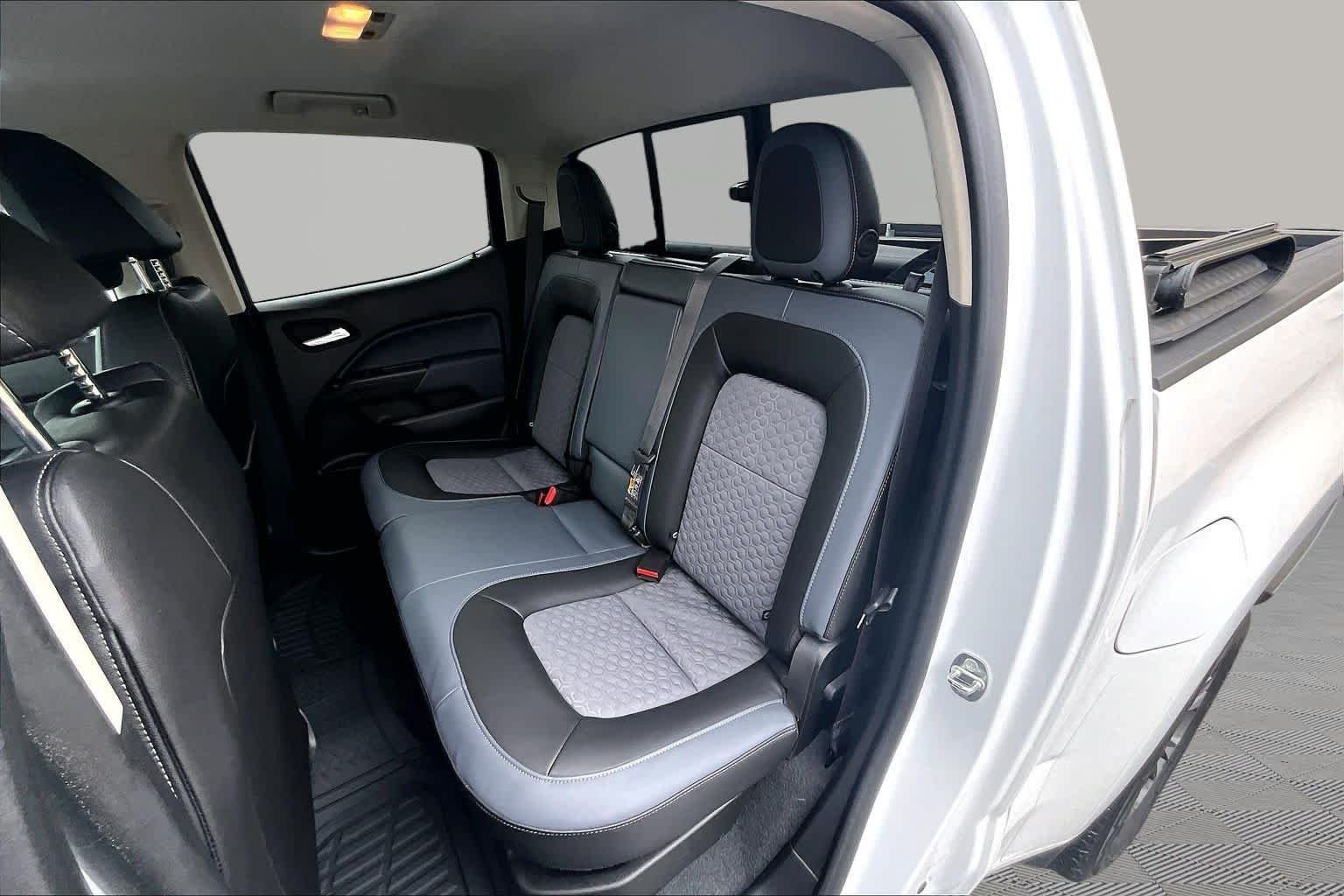 Used 2022 Summit White Chevrolet 4WD Z71 image 21