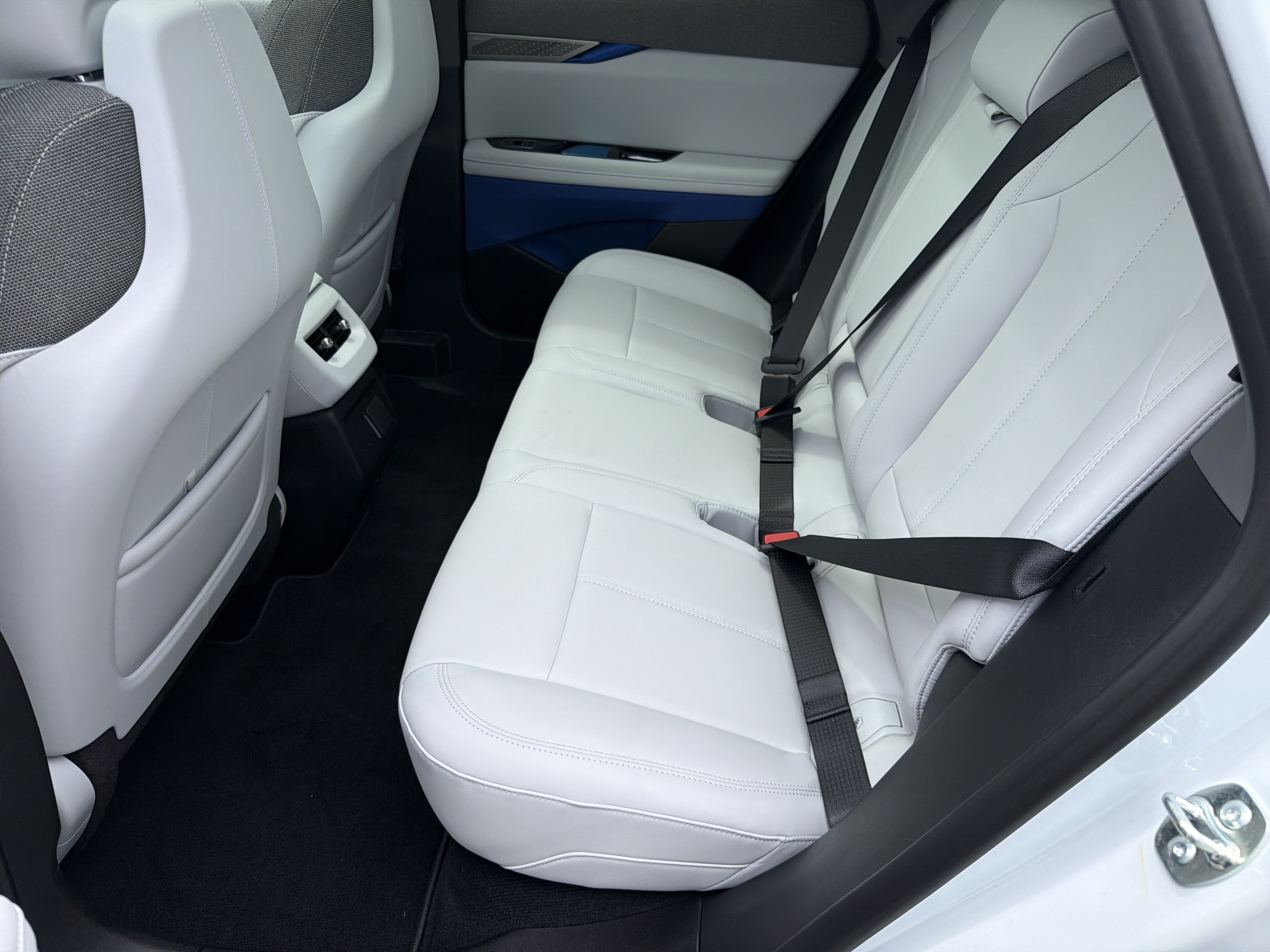 2026 Cadillac OPTIQ Luxury - Photo 19