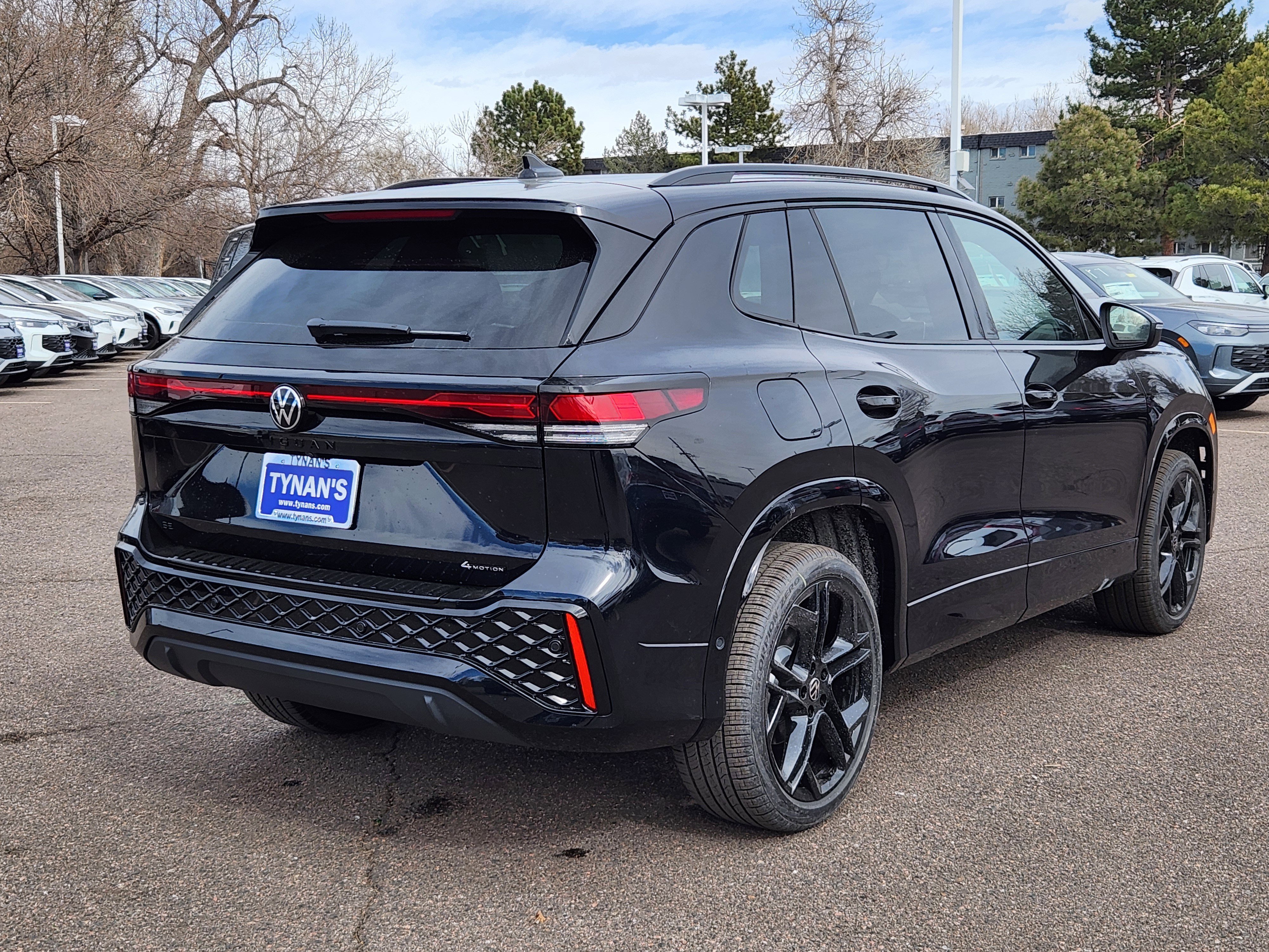 2026 Volkswagen Tiguan SE R-LINE BLACK