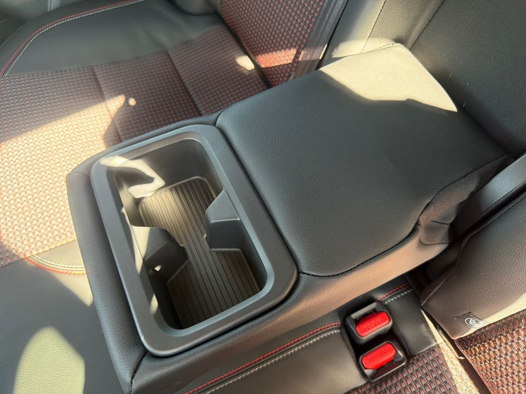 New 2026 Nissan Kicks SR 4D Sport Utility