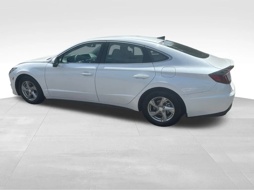 Used 2021 Gray Hyundai SE image 8
