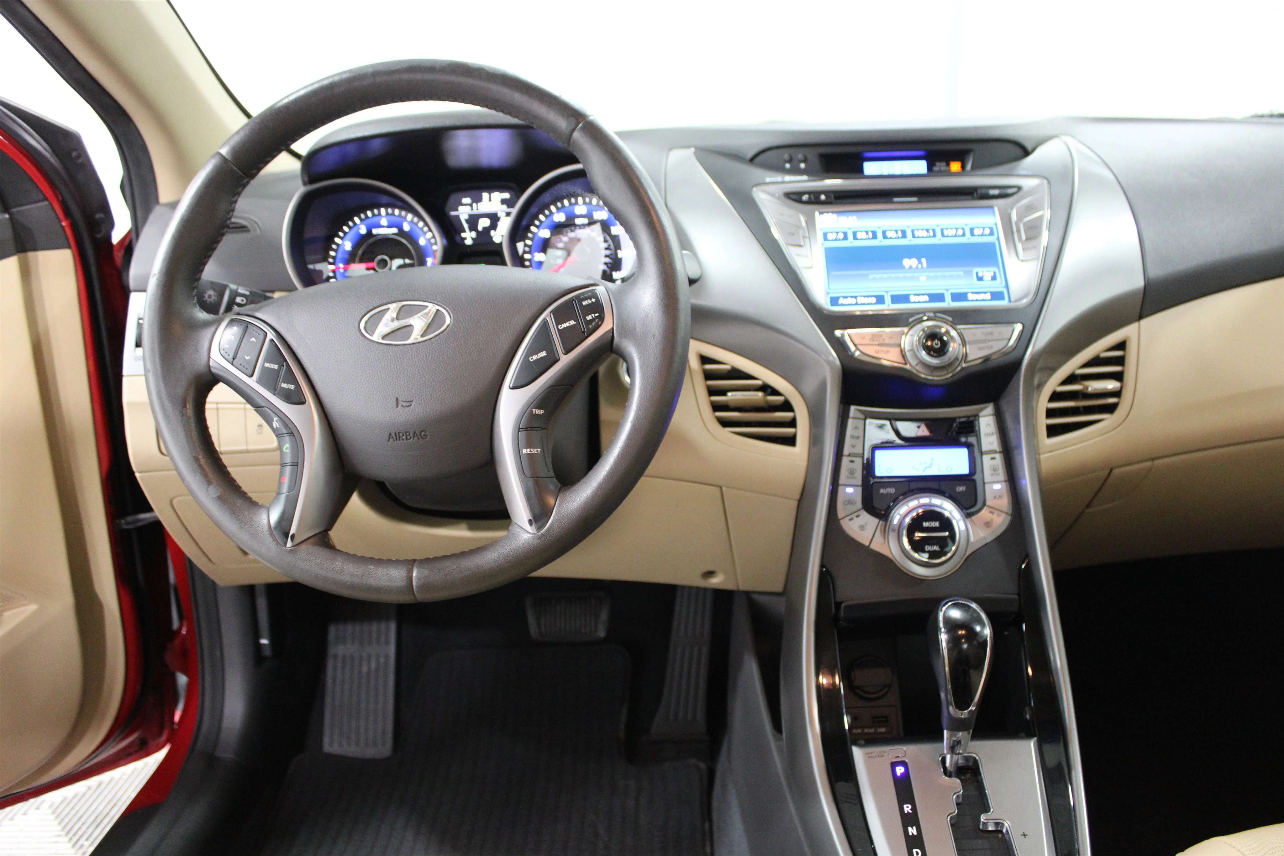 Used 2013 Hyundai Elantra Limited with VIN KMHDH4AE1DU939289 for sale in Wichita, KS