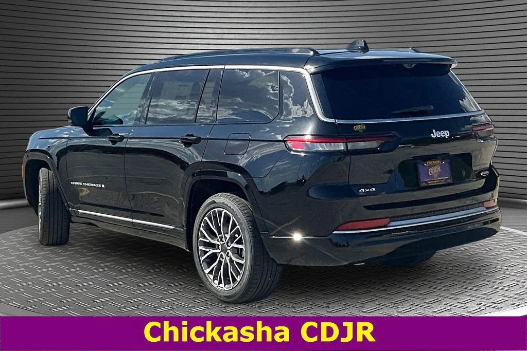 New 2026 Diamond Black Crystal Pearl-Coat Exterior Paint Jeep Summit image 3