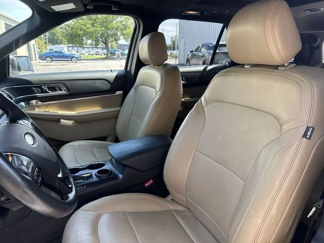Used 2017 White Ford Limited image 17