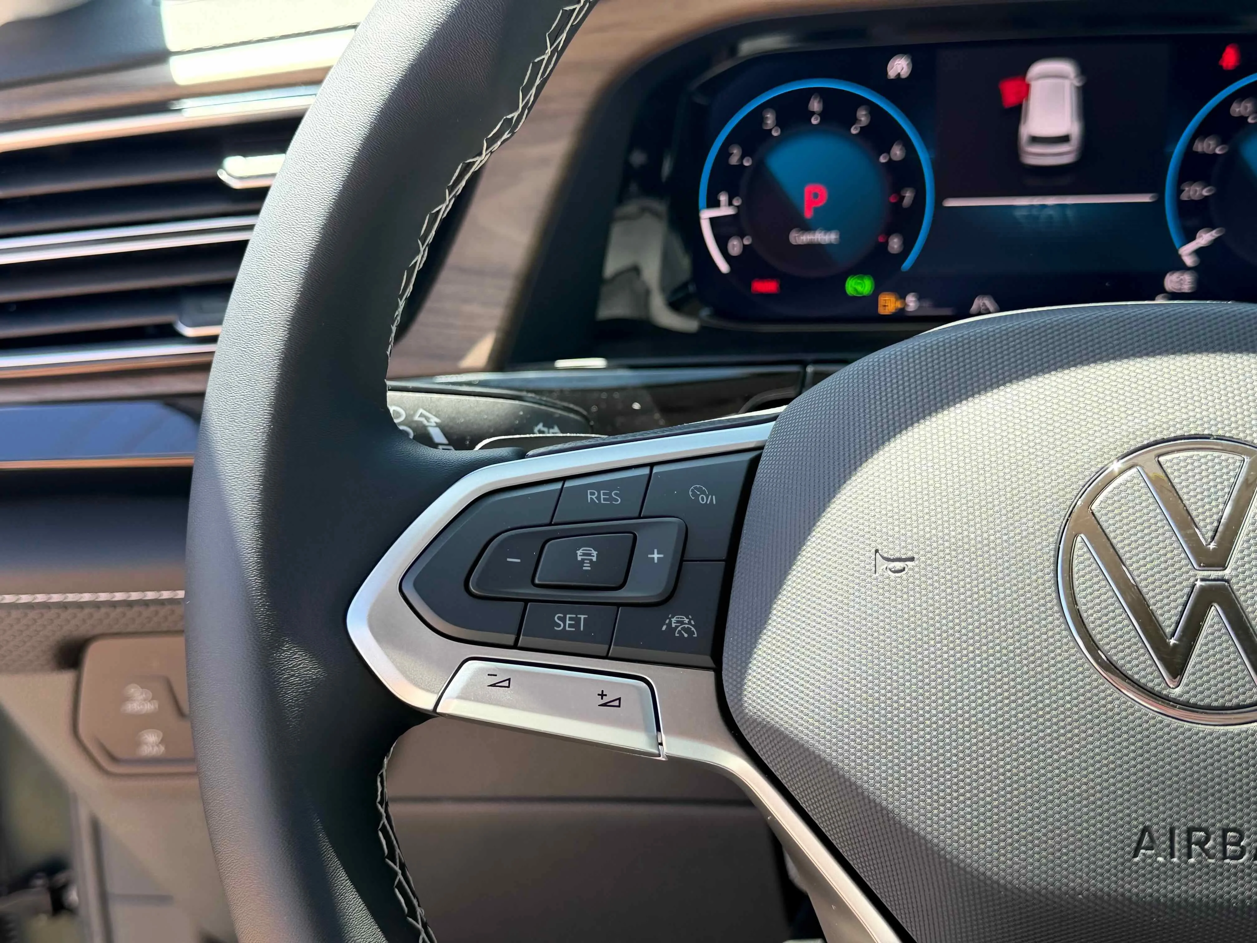 New 2026 Green Volkswagen 2.0T SE w/Technology image 17