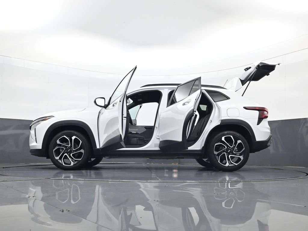 Used 2024 White Chevrolet 2RS image 34
