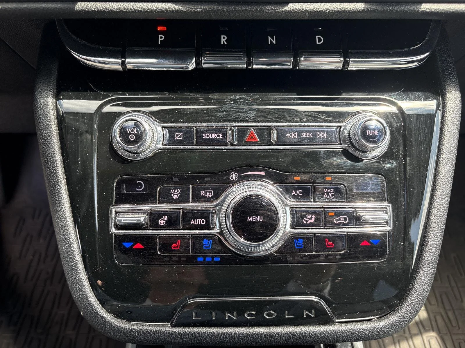 Used 2020 Magnetic Gray Lincoln Standard image 10