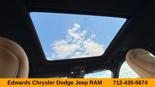 Used 2025 White Jeep Summit image 37