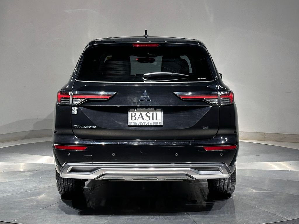 Used 2025 Silver Mitsubishi  image 12