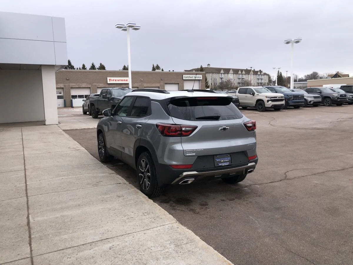 New 2026 Grey Chevrolet AWD 4dr ACTIV image 5