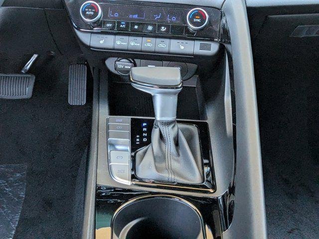 2025 Hyundai Elantra SEL - Photo 40