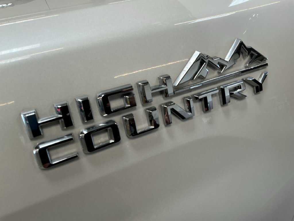 Used 2022 White Chevrolet High Country image 35