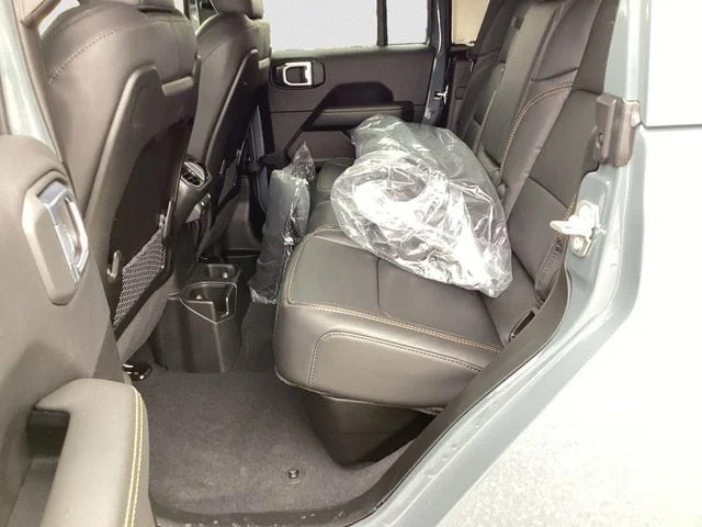 New 2026 Anvil Clearcoat Jeep SAHARA 4X4 image 14