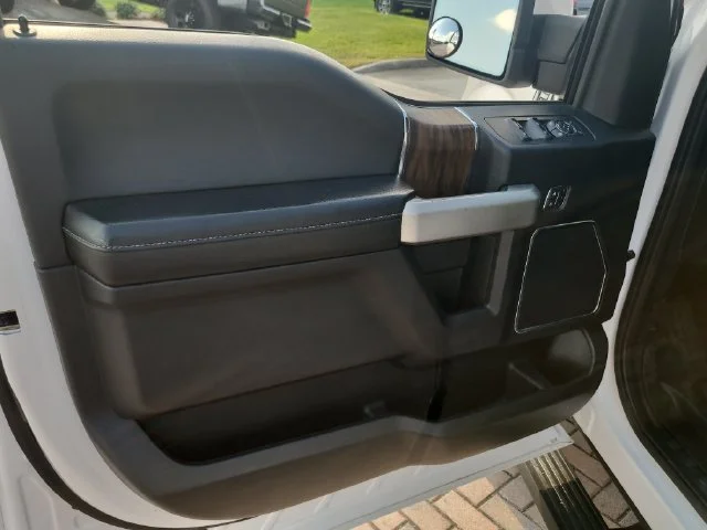 Used 2019 White Ford Lariat image 16