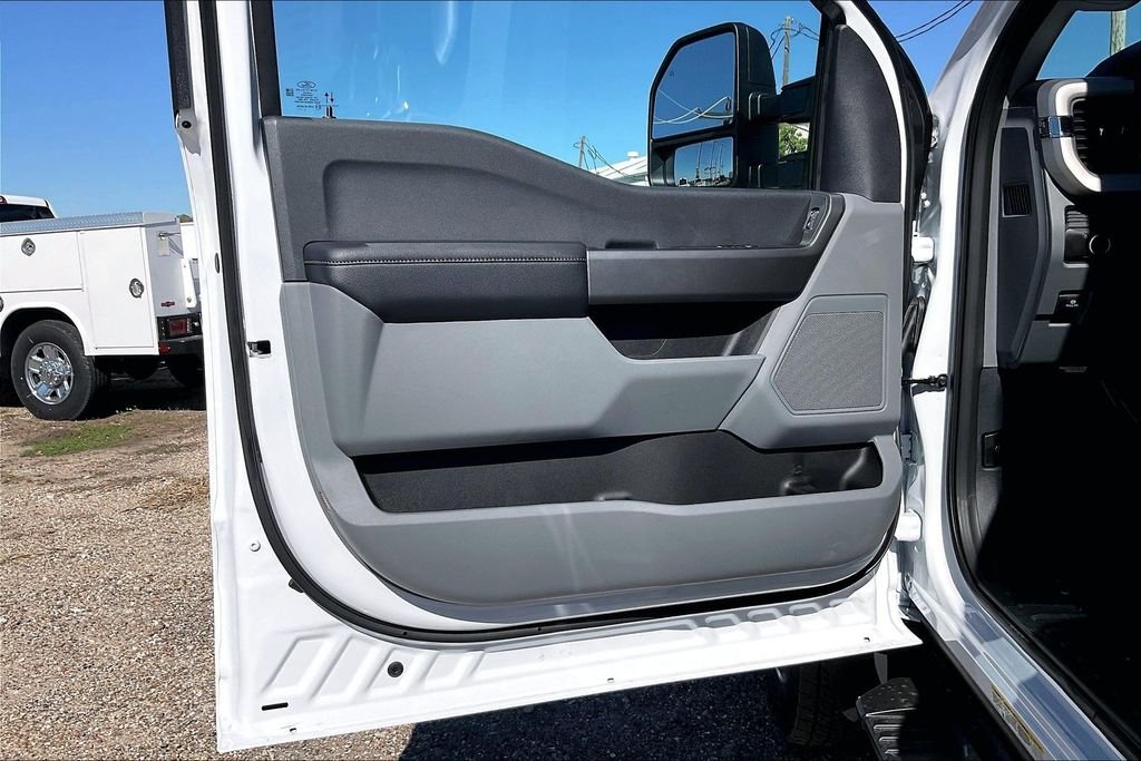 New 2026 Ford Super Duty F-450 XLT 2D Standard Cab