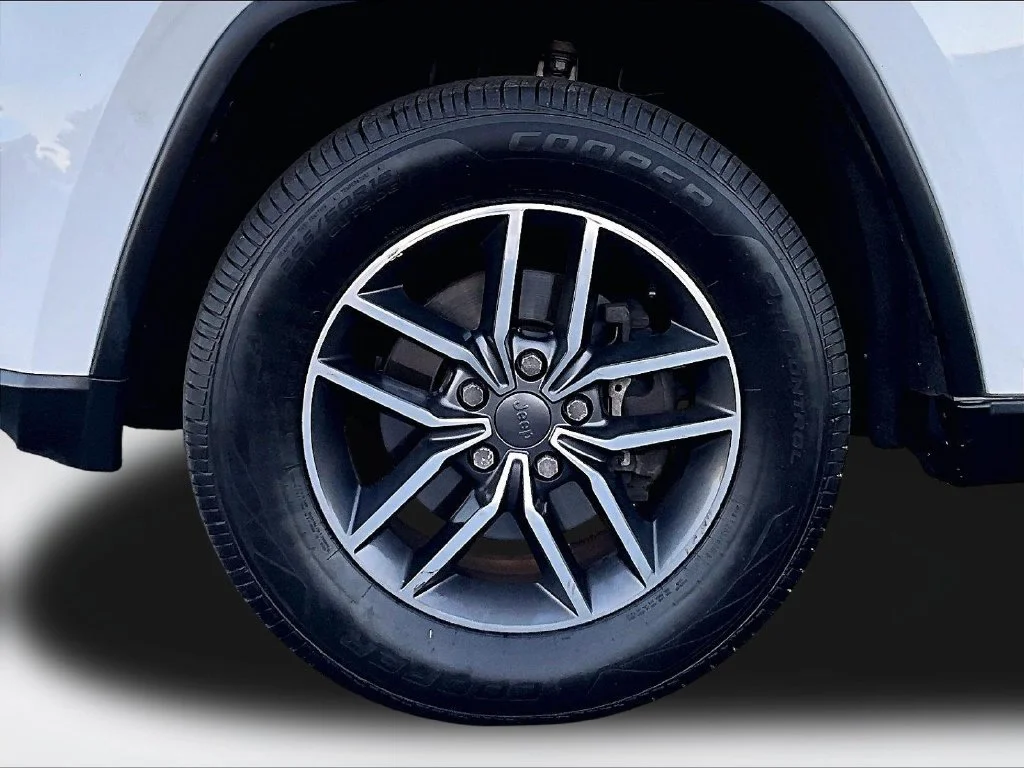 Used 2020 White Jeep Limited image 10