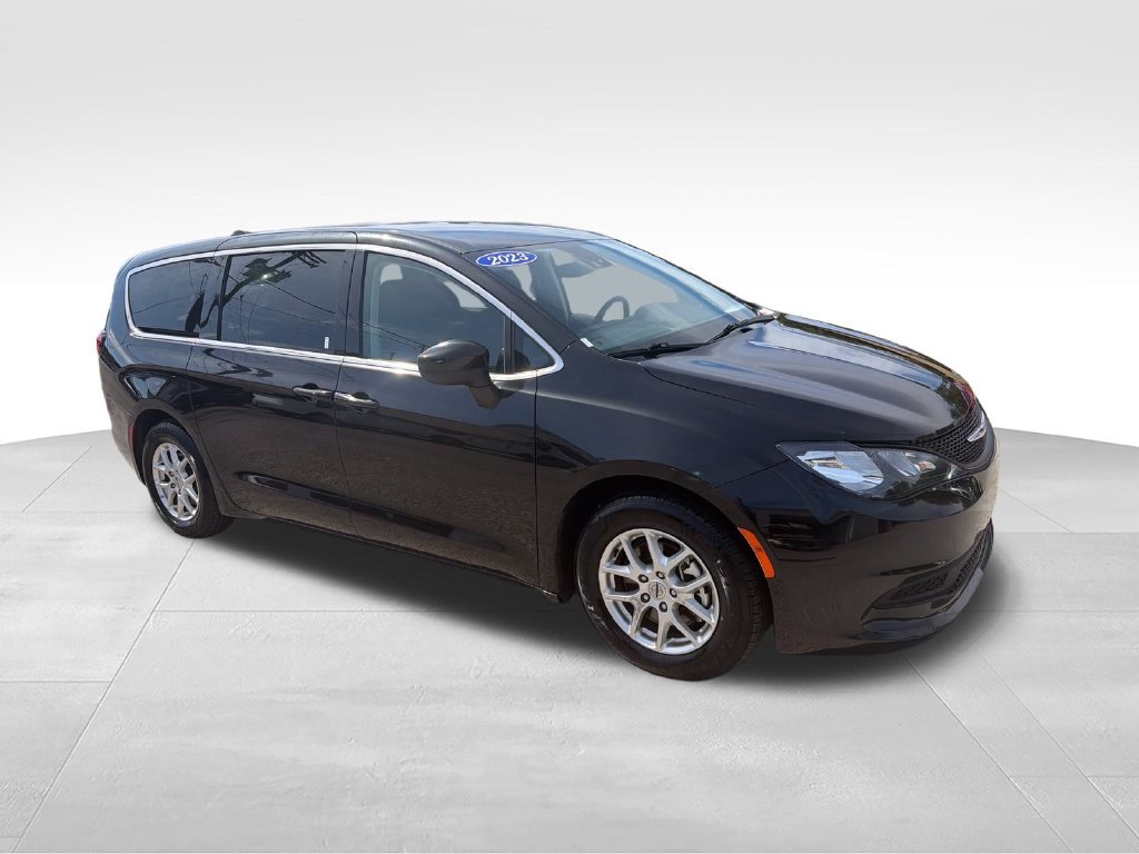 Used 2023 Black Chrysler LX image 7