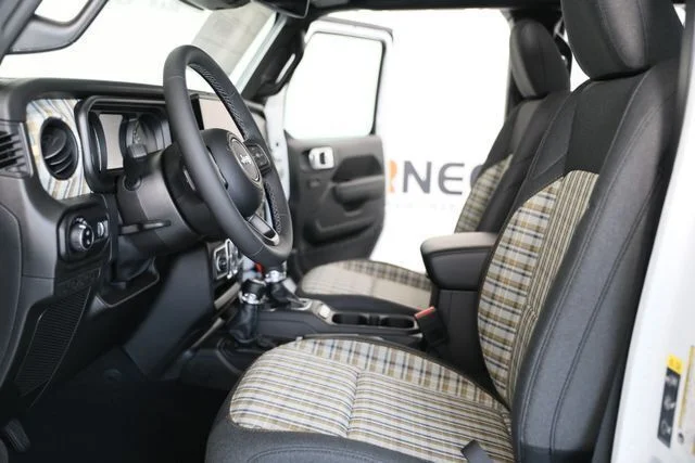 New 2026 Bright White Clearcoat Jeep 85th Anniversary Edition image 18