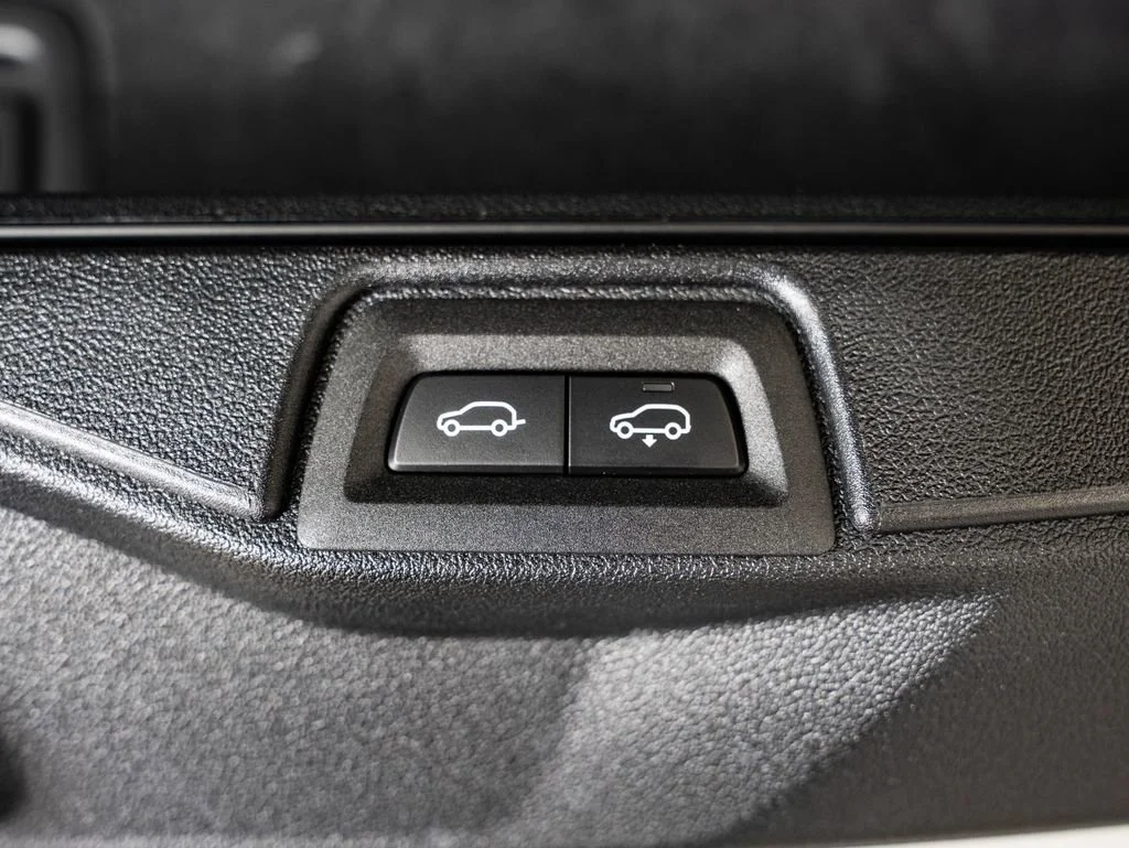 New 2027 Mineral White Metallic BMW xDrive40i image 23