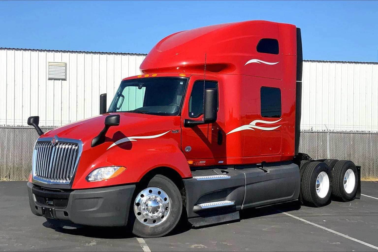 Used 2023 Red International  image 2