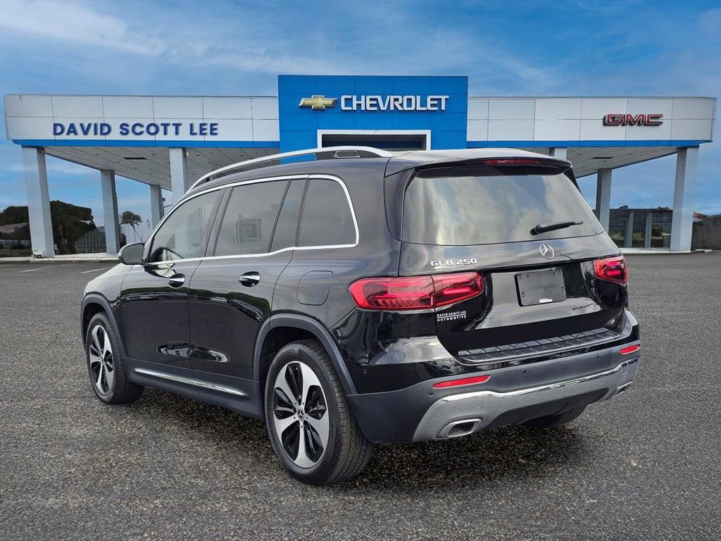 Used 2024  Mercedes-Benz GLB 250 image 12