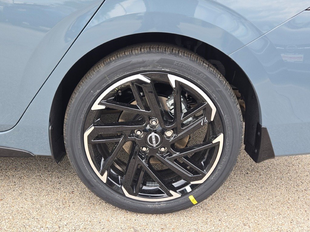 New 2026 Gray Nissan SR image 15