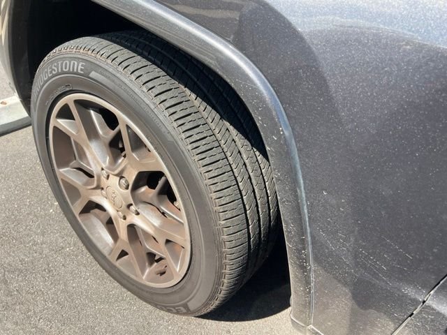 Used 2021 Crystal Metallic Jeep Overland image 18