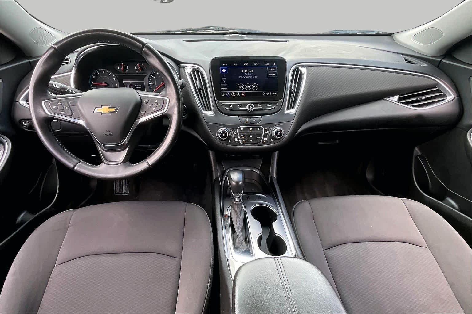 Used 2021 Silver Ice Metallic Chevrolet LT image 13