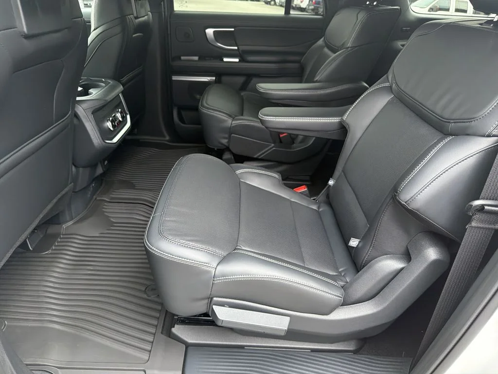 New 2027 White Ford Platinum image 25